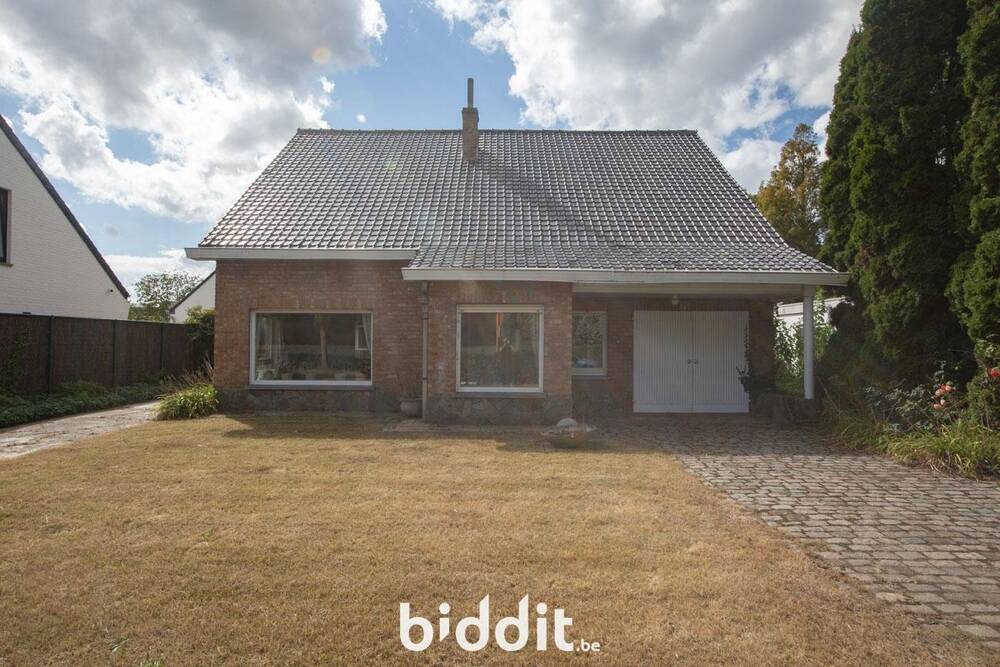 Huis te koop in Gistel 8470 299000.00€ 4 slaapkamers 230.00m² - Zoekertje 573884