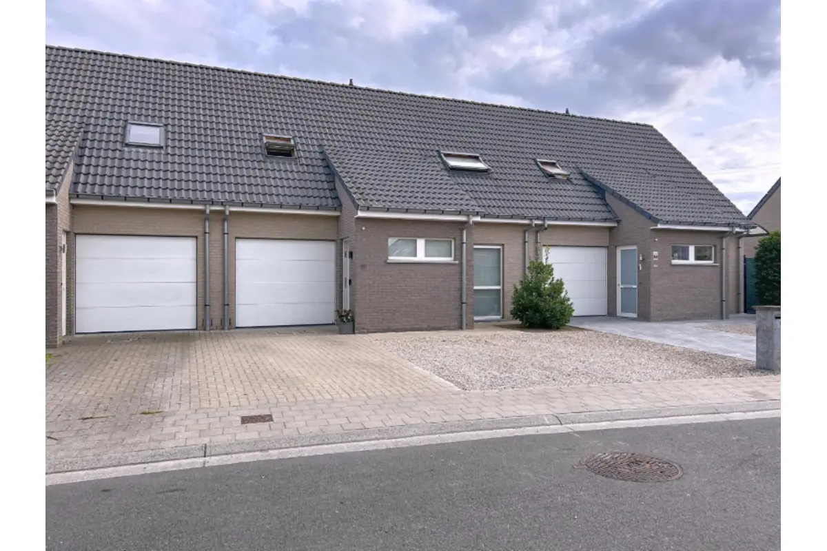 Huis te  koop in Deerlijk 8540 318000.00€ 3 slaapkamers 132.00m² - Zoekertje 574417