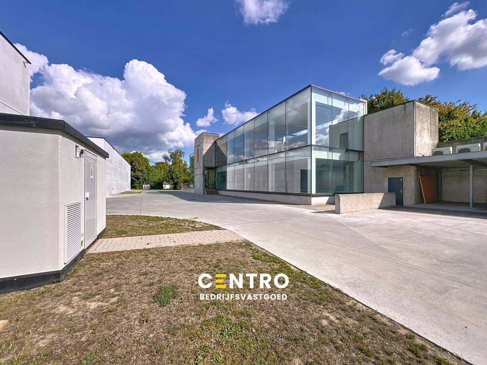 Handelszaak te huur in Beveren 8791 0.00€ slaapkamers 797.00m² - Zoekertje 575477