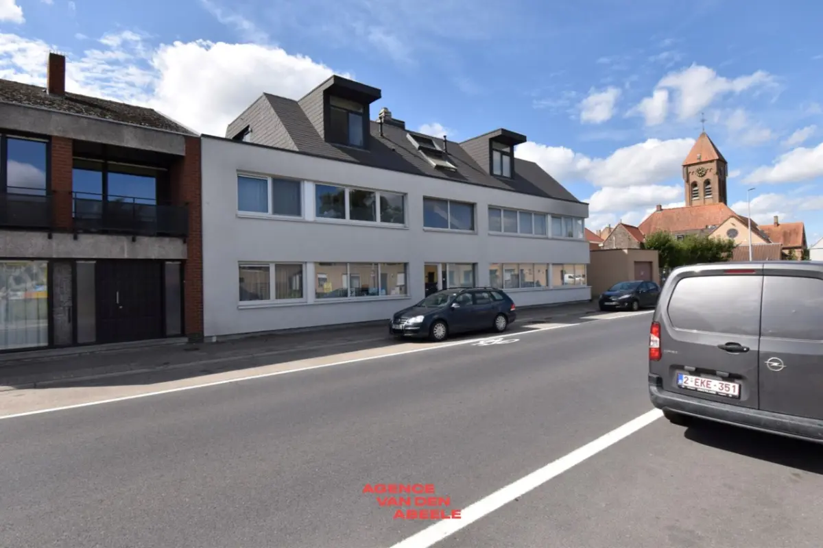 Appartementsgebouw te  koop in Oostkamp 8020 1330000.00€ 11 slaapkamers m² - Zoekertje 575417