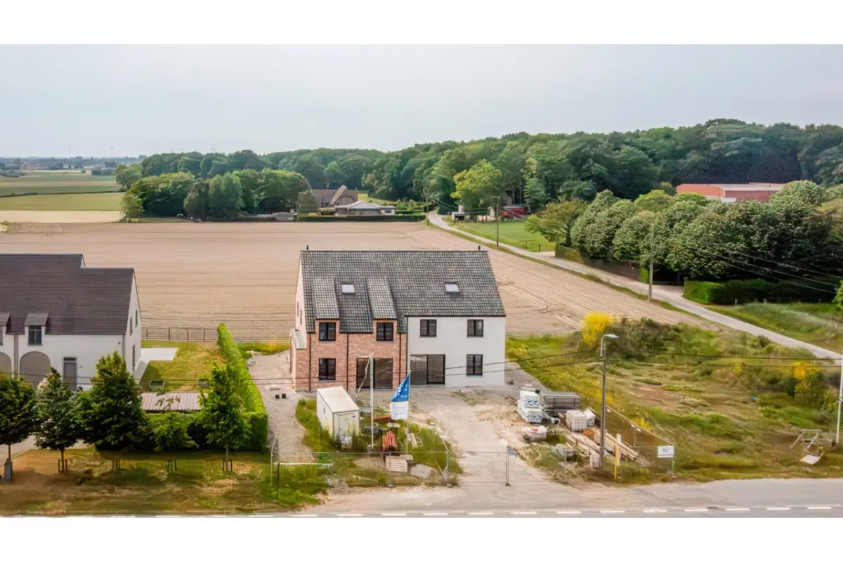 Huis te  koop in Meulebeke 8760 433780.00€ 3 slaapkamers 217.00m² - Zoekertje 575401