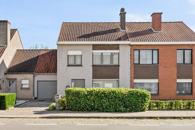 Huis te  in Roeselare 8800 379000.00€ 3 slaapkamers 211.00m² - Zoekertje 575588