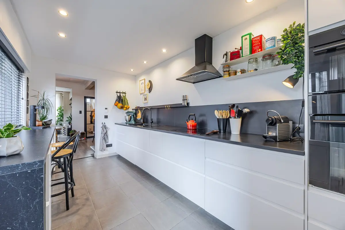 Huis te  koop in Assebroek 8310 345000.00€ 3 slaapkamers m² - Zoekertje 576700