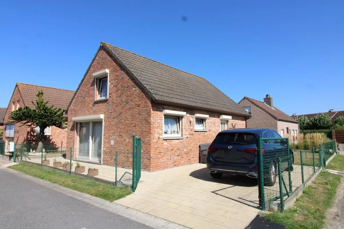 Huis te koop in Westende 8434 199000.00€ 2 slaapkamers 106.00m² - Zoekertje 577581