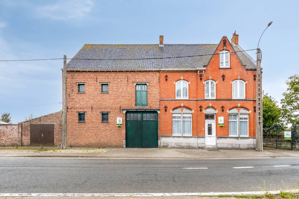 Handelszaak te  koop in Ichtegem 8480 350000.00€ 4 slaapkamers 250.00m² - Zoekertje 578001