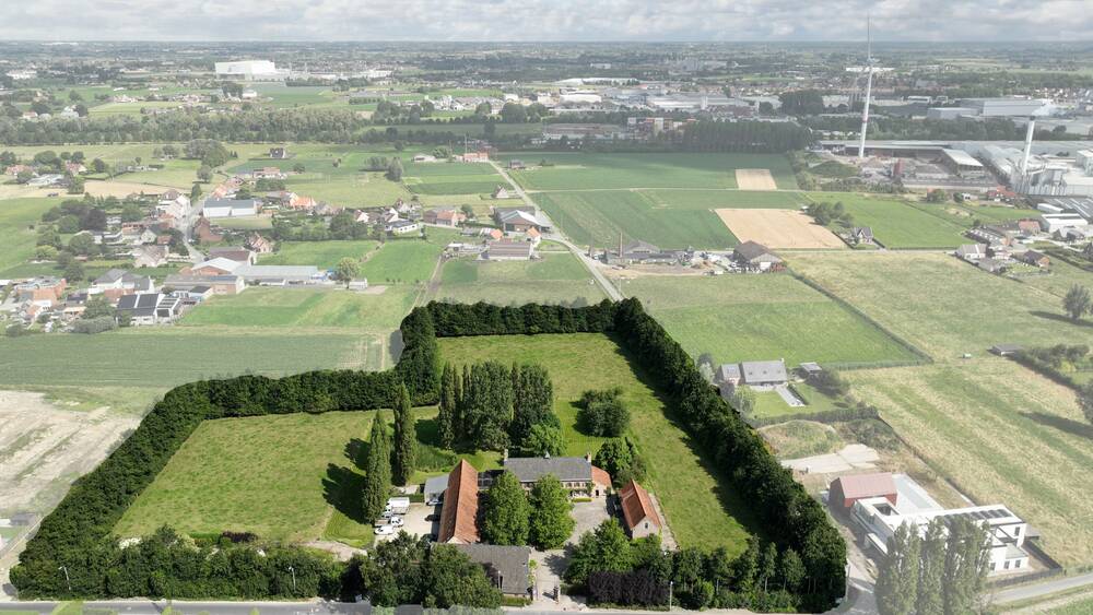 Huis te  koop in Desselgem 8792 0.00€ 5 slaapkamers 2500.00m² - Zoekertje 579732