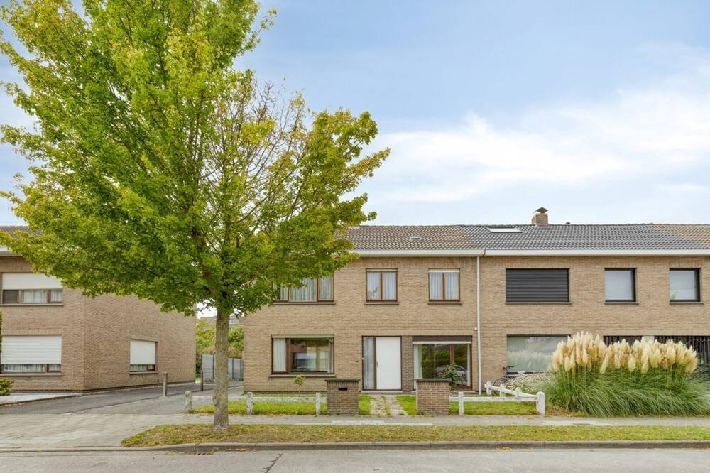 Huis te  koop in Sint-Andries 8200 399000.00€ 5 slaapkamers 180.00m² - Zoekertje 582600