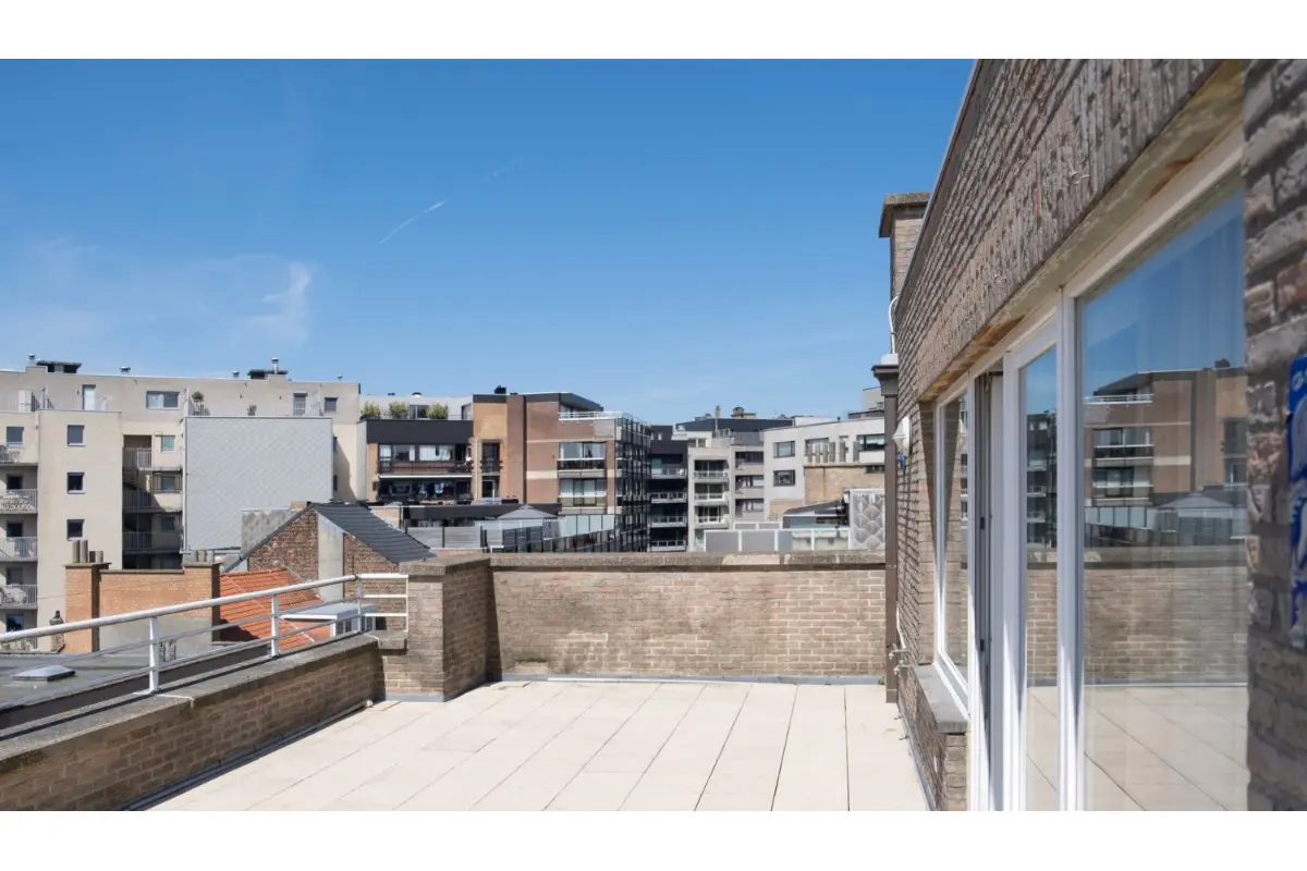 Duplex te  huur in Oostende 8400 1295.00€ 2 slaapkamers 248.00m² - Zoekertje 580982