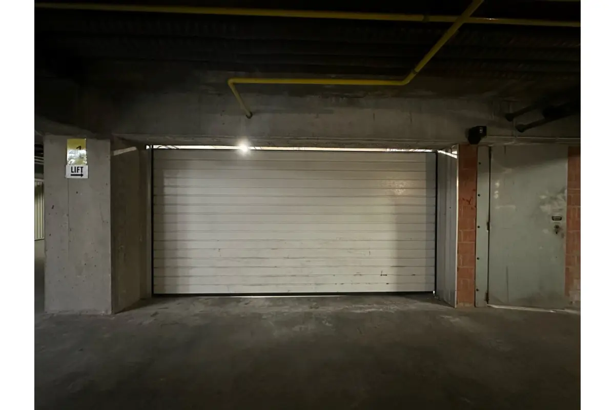 Parking & garage te  huur in Oostende 8400 220.00€  slaapkamers m² - Zoekertje 580993