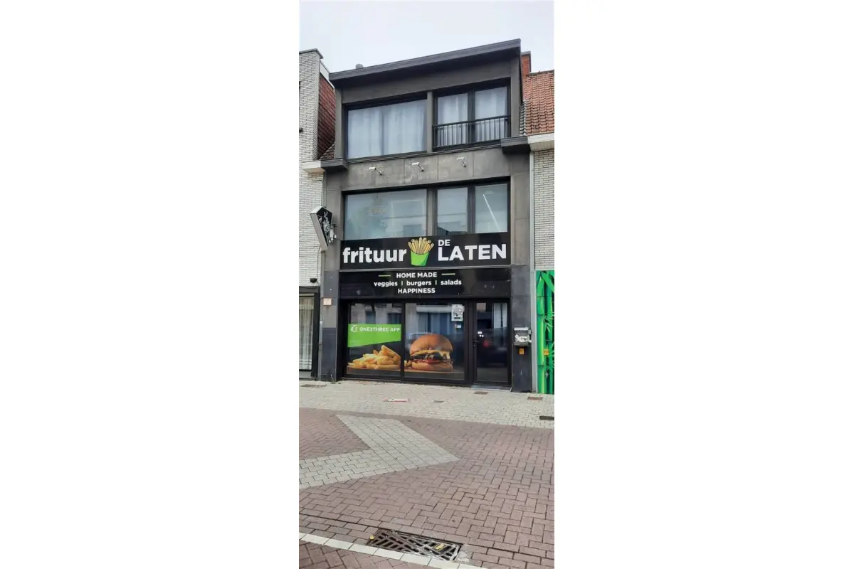 Handelszaak te  koop in Harelbeke 8530 200000.00€  slaapkamers m² - Zoekertje 583530