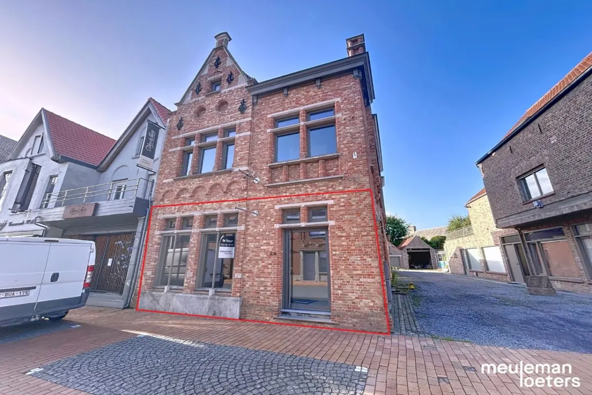 Handelszaak te  huur in Oostkamp 8020 725.00€  slaapkamers m² - Zoekertje 583518