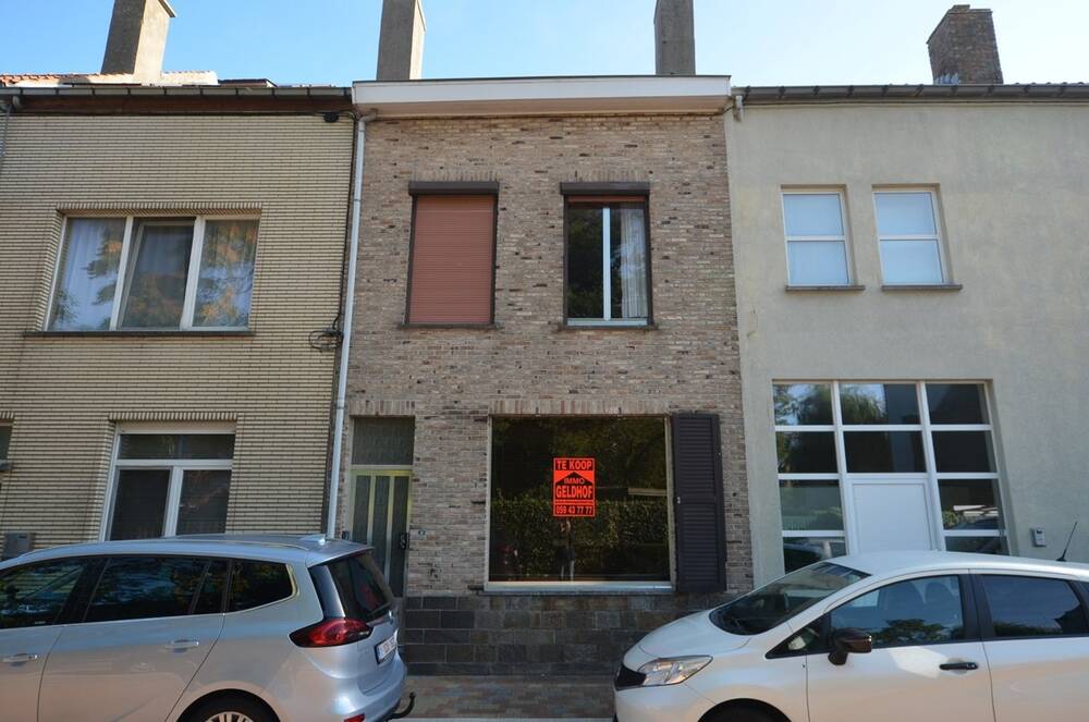 Huis te  koop in Oostende 8400 149000.00€ 4 slaapkamers m² - Zoekertje 584046