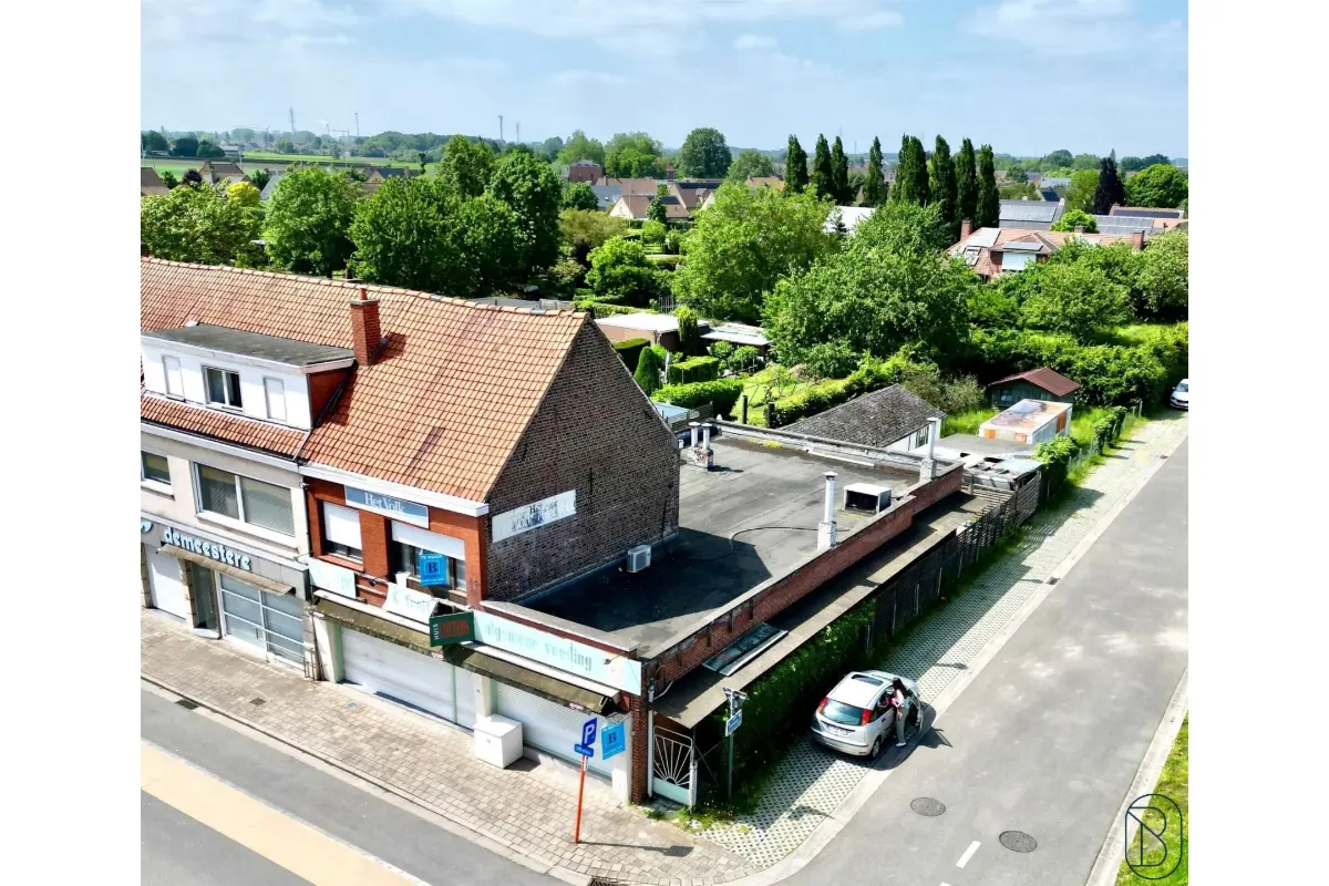 Handelszaak te  koop in Waregem 8790 375000.00€  slaapkamers 400.00m² - Zoekertje 585625