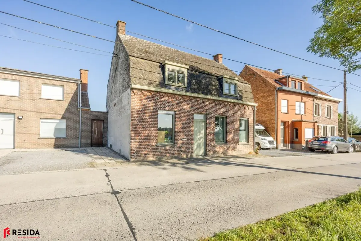 Huis te  koop in Outrijve 8582 195000.00€ 4 slaapkamers 182.00m² - Zoekertje 585147