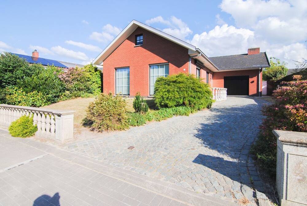 Huis te  koop in Oostkamp 8020 399000.00€ 3 slaapkamers 142.00m² - Zoekertje 586150