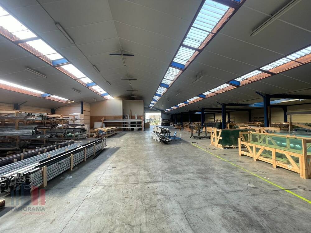 Handelszaak te  huur in Ardooie 8850 4350.00€  slaapkamers 1230.00m² - Zoekertje 585805