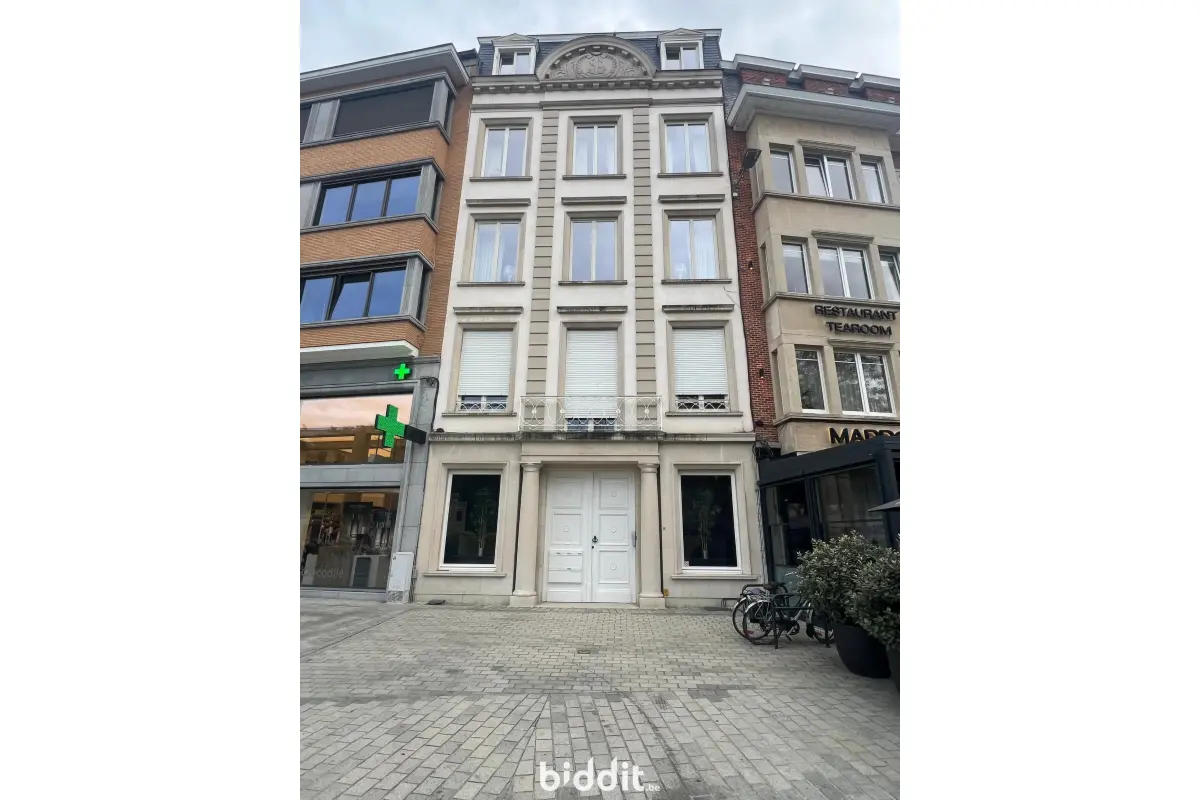 Mixgebouw te  koop in Kortrijk 8500 150000.00€  slaapkamers m² - Zoekertje 587187