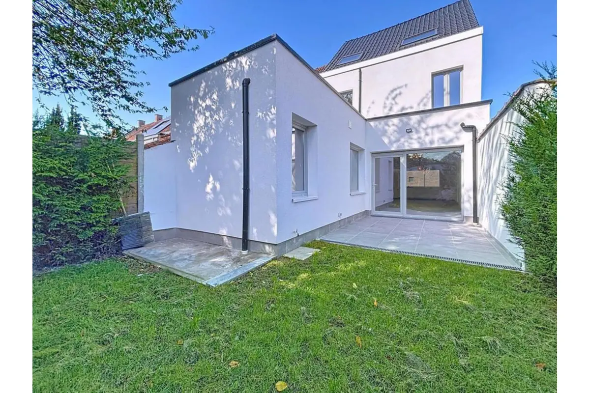 Huis te  koop in Izegem 8870 349000.00€ 4 slaapkamers 204.00m² - Zoekertje 587133