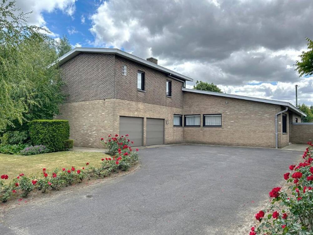 Huis te  koop in Roeselare 8800 535000.00€ 5 slaapkamers 324.00m² - Zoekertje 587516
