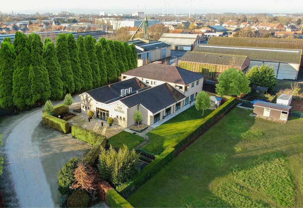 Handelszaak te  koop in Izegem 8870 1900000.00€  slaapkamers 670.00m² - Zoekertje 587013