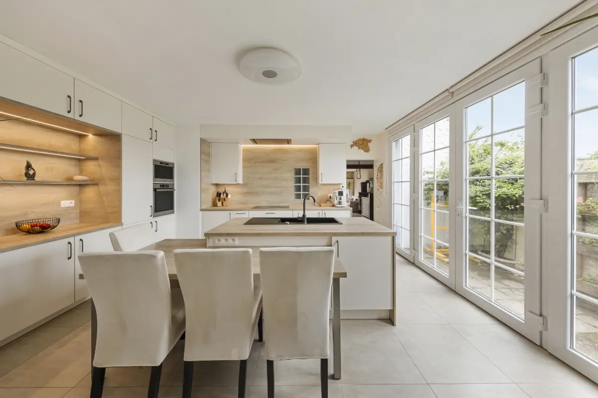 Huis te  koop in Kuurne 8520 320000.00€ 5 slaapkamers 218.00m² - Zoekertje 587546