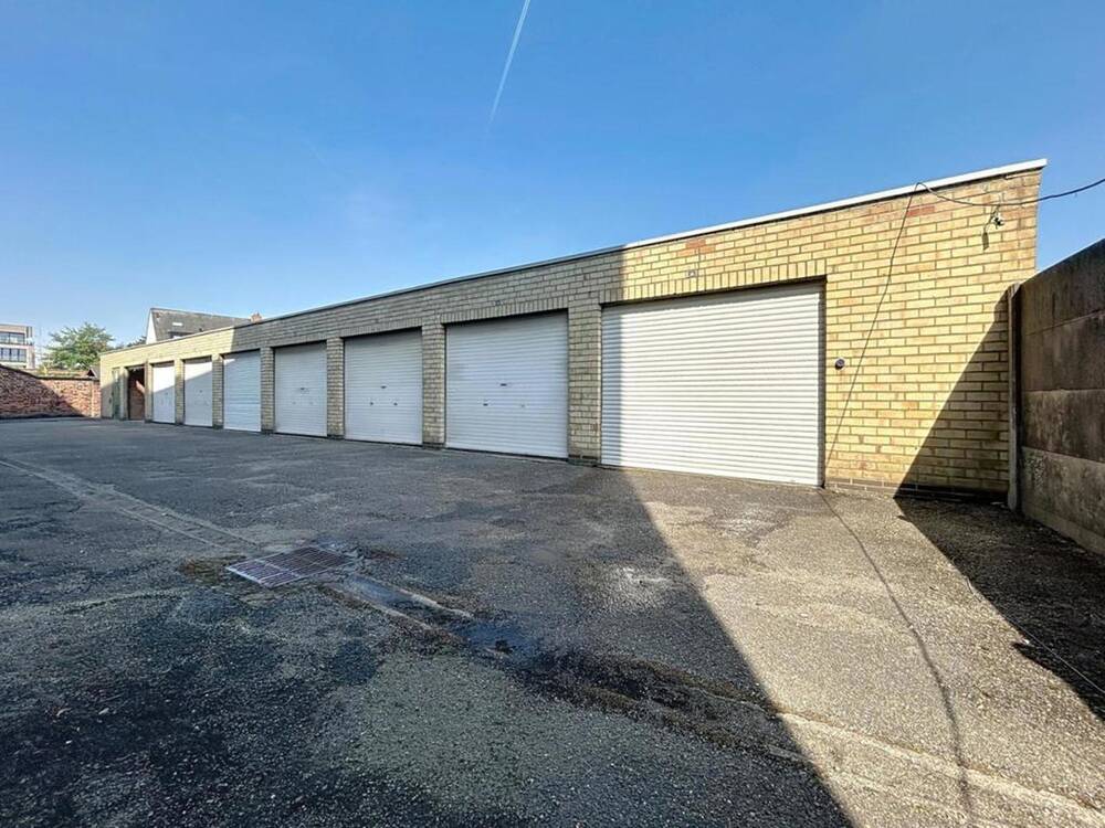 Parking & garage te  koop in Roeselare 8800 27500.00€  slaapkamers m² - Zoekertje 587418
