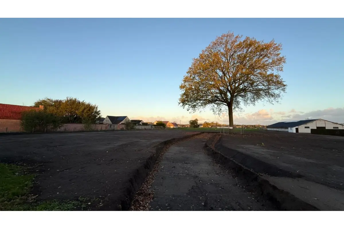 Grond te  koop in Oostkamp 8020 270000.00€  slaapkamers m² - Zoekertje 587775