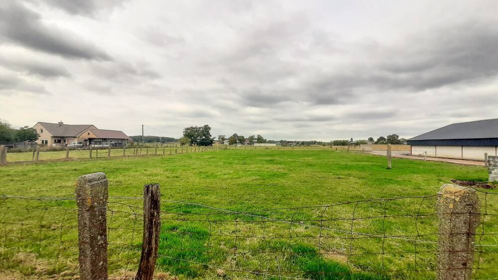 Grond te  koop in Oostkamp 8020 235000.00€  slaapkamers m² - Zoekertje 587776