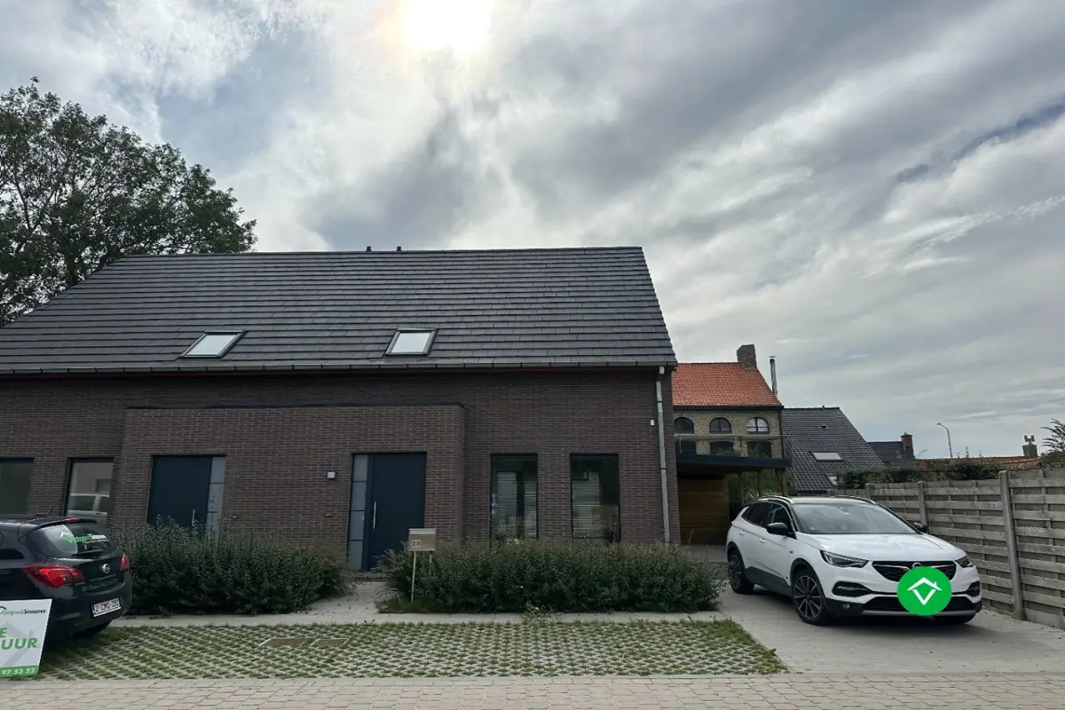 Huis te  huur in Kortemark 8610 955.00€ 3 slaapkamers 170.00m² - Zoekertje 588213