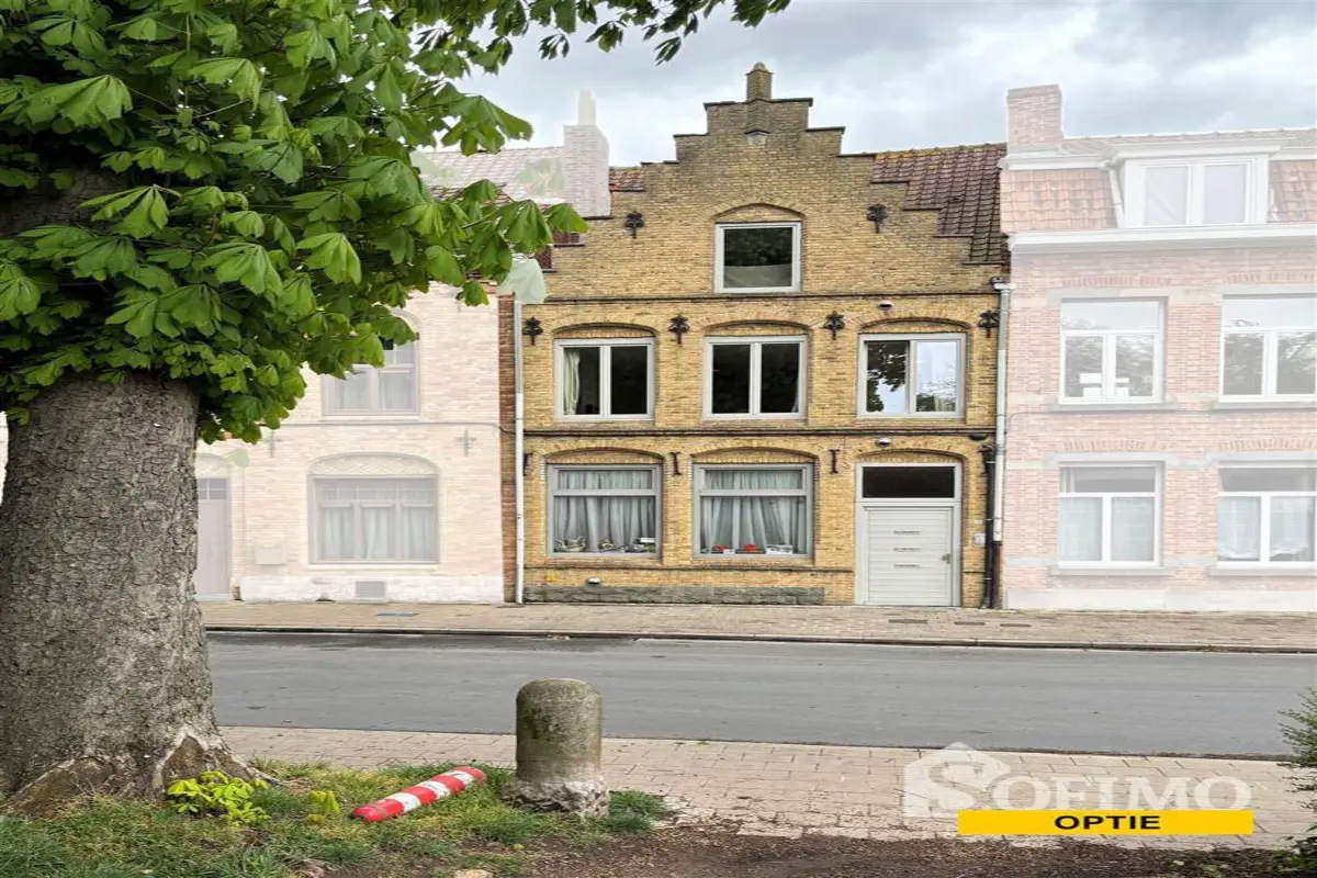 Appartementsgebouw te  koop in Ieper 8900 299000.00€ 5 slaapkamers m² - Zoekertje 588999