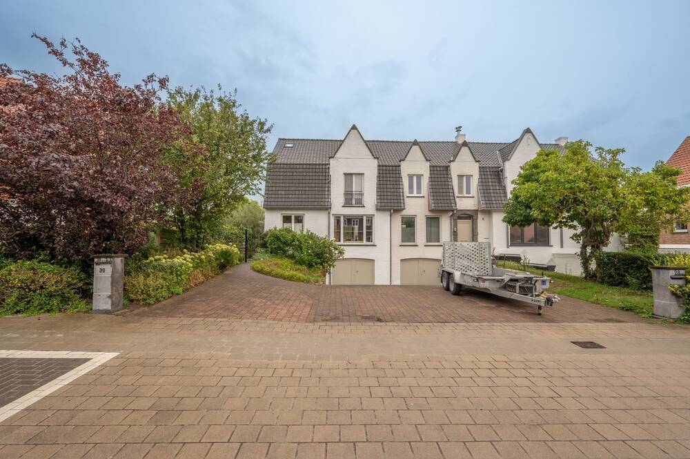 Huis te  koop in Sint-Kruis 8310 449000.00€ 5 slaapkamers 337.00m² - Zoekertje 589704