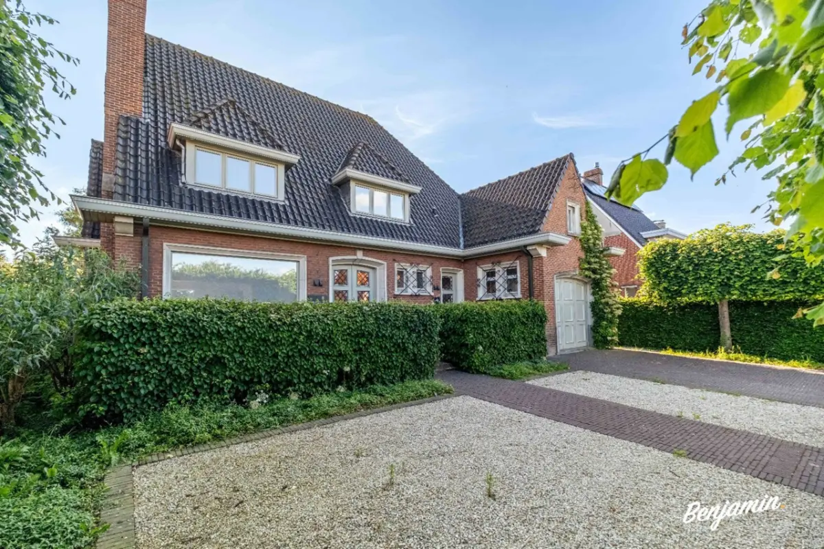 Huis te  koop in Houthulst 8650 575000.00€ 6 slaapkamers 494.00m² - Zoekertje 590726