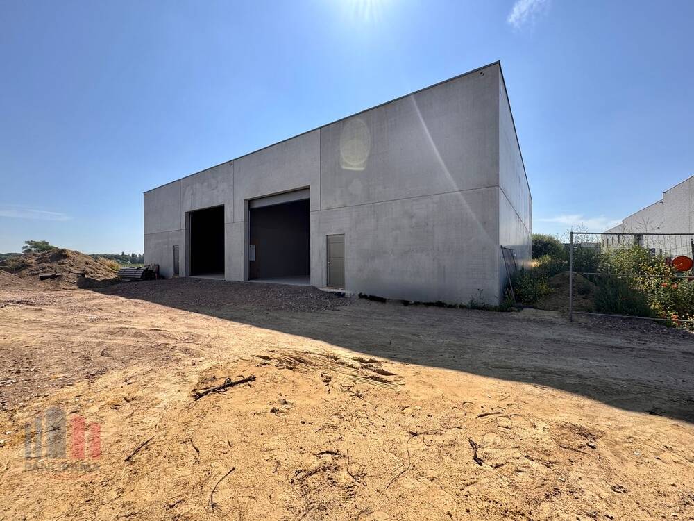 Handelszaak te  koop in Aartrijke 8211 443354.00€  slaapkamers 326.00m² - Zoekertje 591164