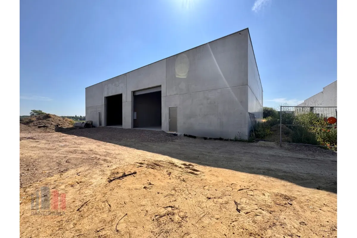 Handelszaak te  koop in Aartrijke 8211 443354.00€  slaapkamers 326.00m² - Zoekertje 591164