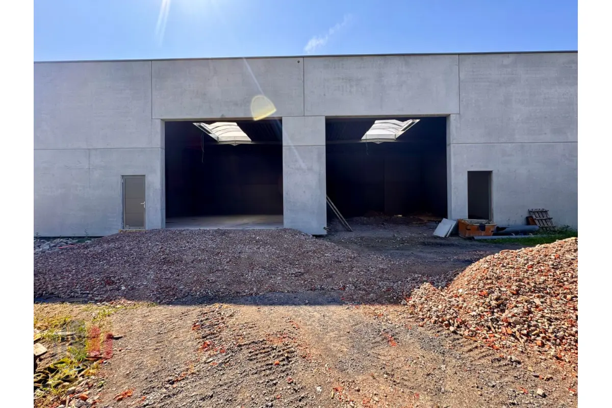 Handelszaak te  koop in Aartrijke 8211 374755.00€  slaapkamers 256.00m² - Zoekertje 591162