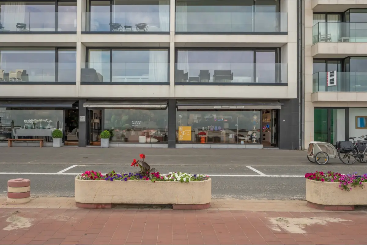 Handelszaak te  huur in Knokke 8300 5950.00€  slaapkamers m² - Zoekertje 591153