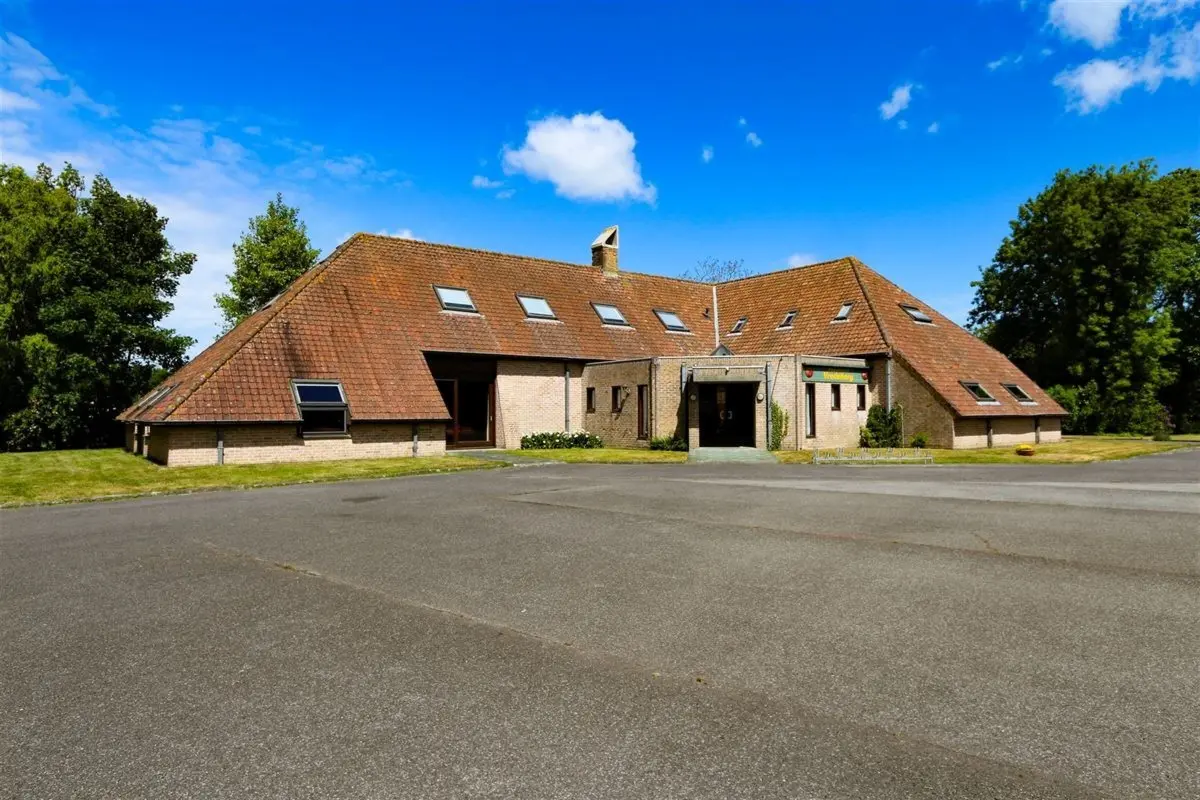 Huis te  koop in Oudenburg 8460 1090000.00€ 6 slaapkamers m² - Zoekertje 592728