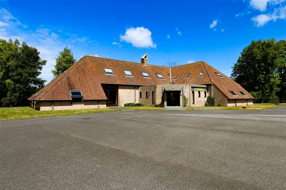 Huis te  koop in Oudenburg 8460 1090000.00€ 6 slaapkamers m² - Zoekertje 592728