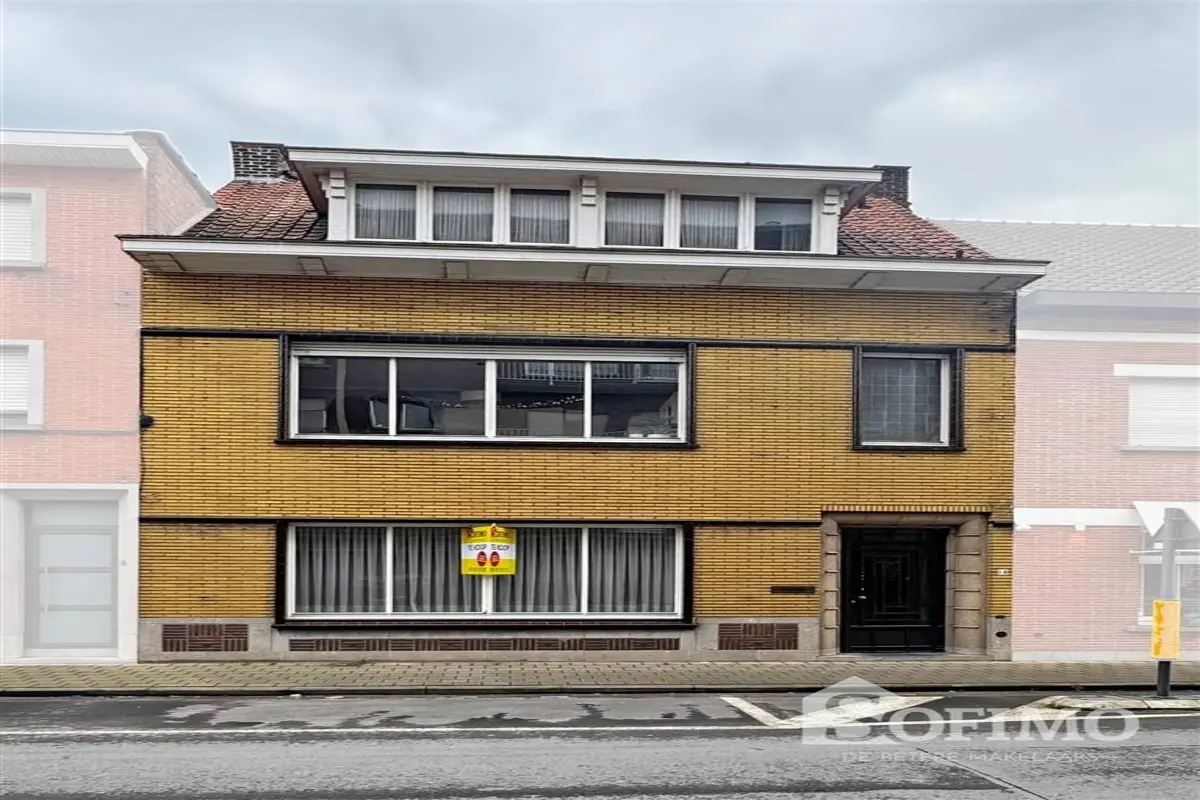 Huis te  koop in Roeselare 8800 250000.00€ 4 slaapkamers 218.00m² - Zoekertje 592851