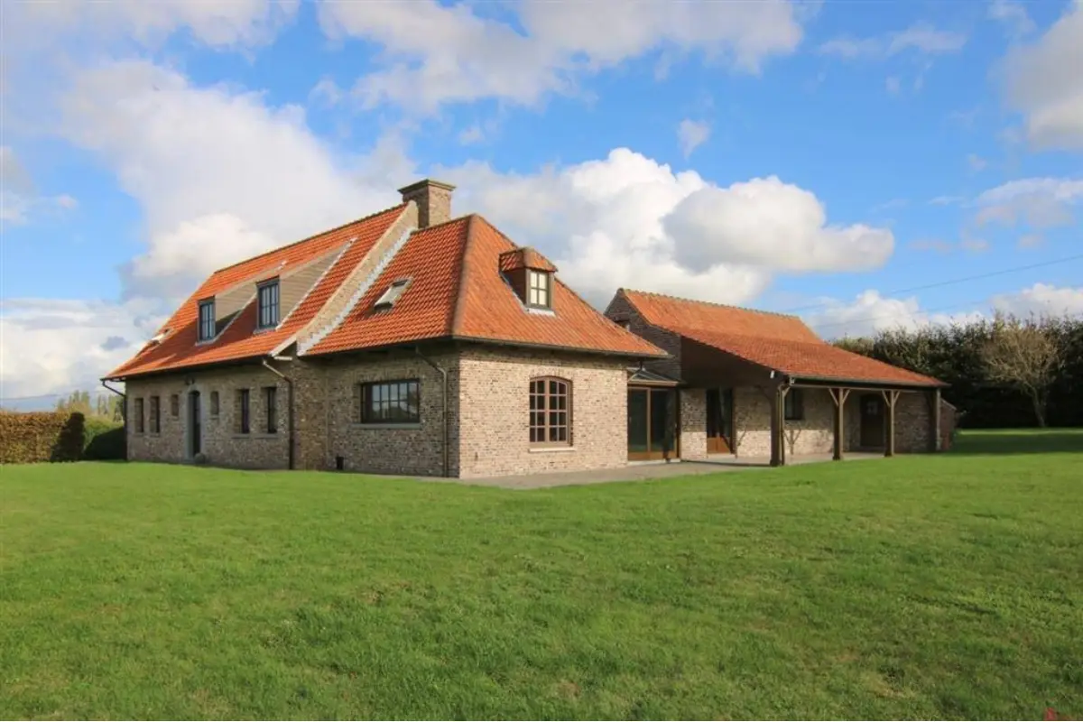 Villa te  huur in Bellegem 8510 1850.00€ 3 slaapkamers 222.00m² - Zoekertje 593109