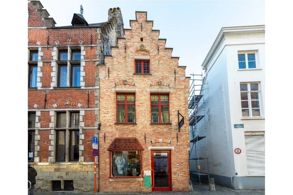 Handelszaak te  koop in Brugge 8000 419000.00€  slaapkamers m² - Zoekertje 592700