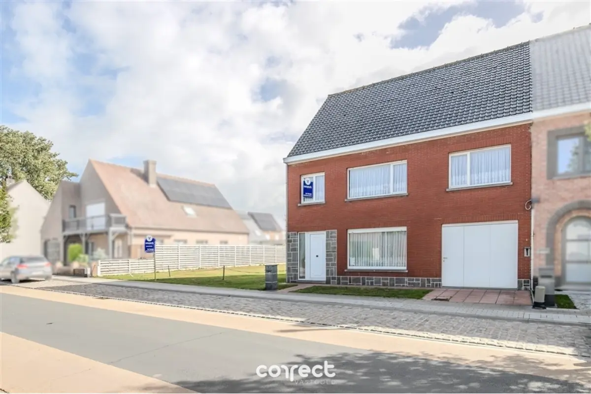 Huis te  koop in Bekegem 8480 249000.00€ 4 slaapkamers m² - Zoekertje 593736