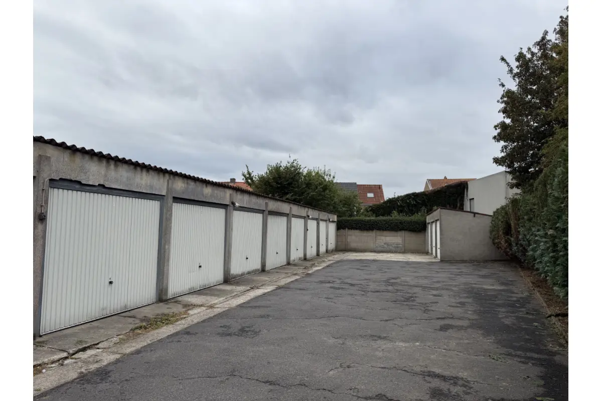 Parking & garage te  koop in Assebroek 8310 36000.00€  slaapkamers m² - Zoekertje 593612