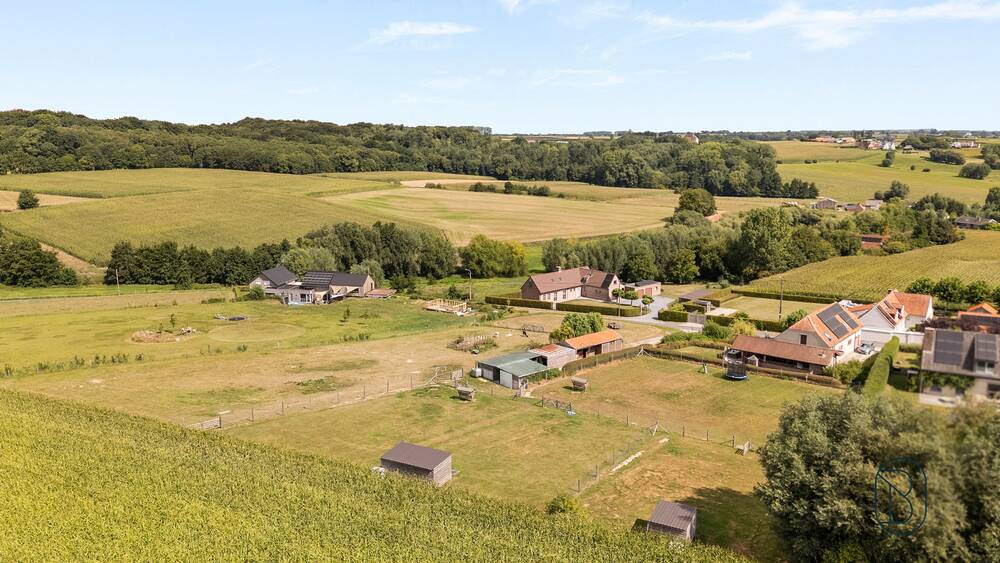 Bungalow te koop in Anzegem 8570 650000.00€ 3 slaapkamers 200.00m² - Zoekertje 594494