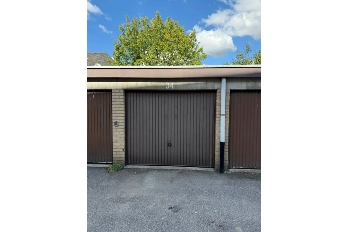 Handelszaak te  huur in Ieper 8900 110.00€  slaapkamers m² - Zoekertje 595403