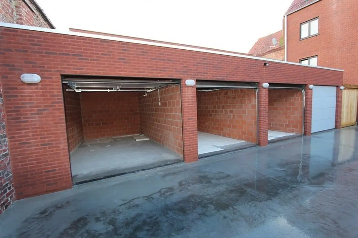 Parking & garage te  huur in Roeselare 8800 87.00€  slaapkamers m² - Zoekertje 595396