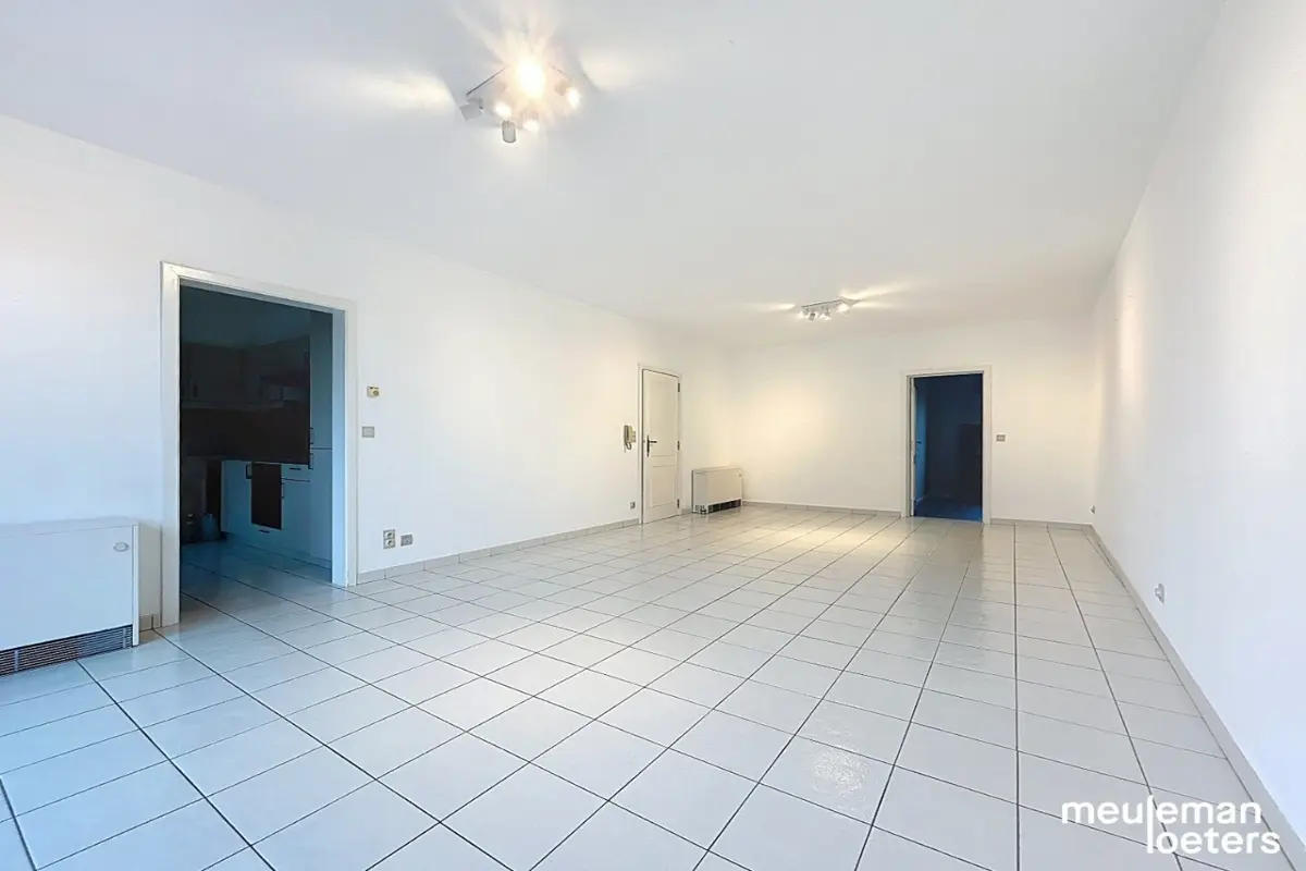 Appartement te  huur in Oostkamp 8020 835.00€ 2 slaapkamers 94.00m² - Zoekertje 595397