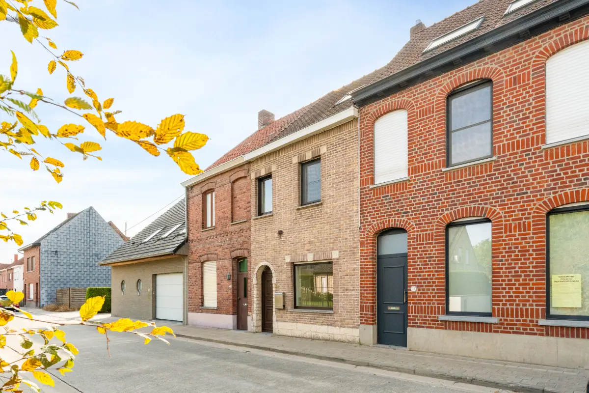 Huis te  koop in Deerlijk 8540 245000.00€ 3 slaapkamers 150.00m² - Zoekertje 595358