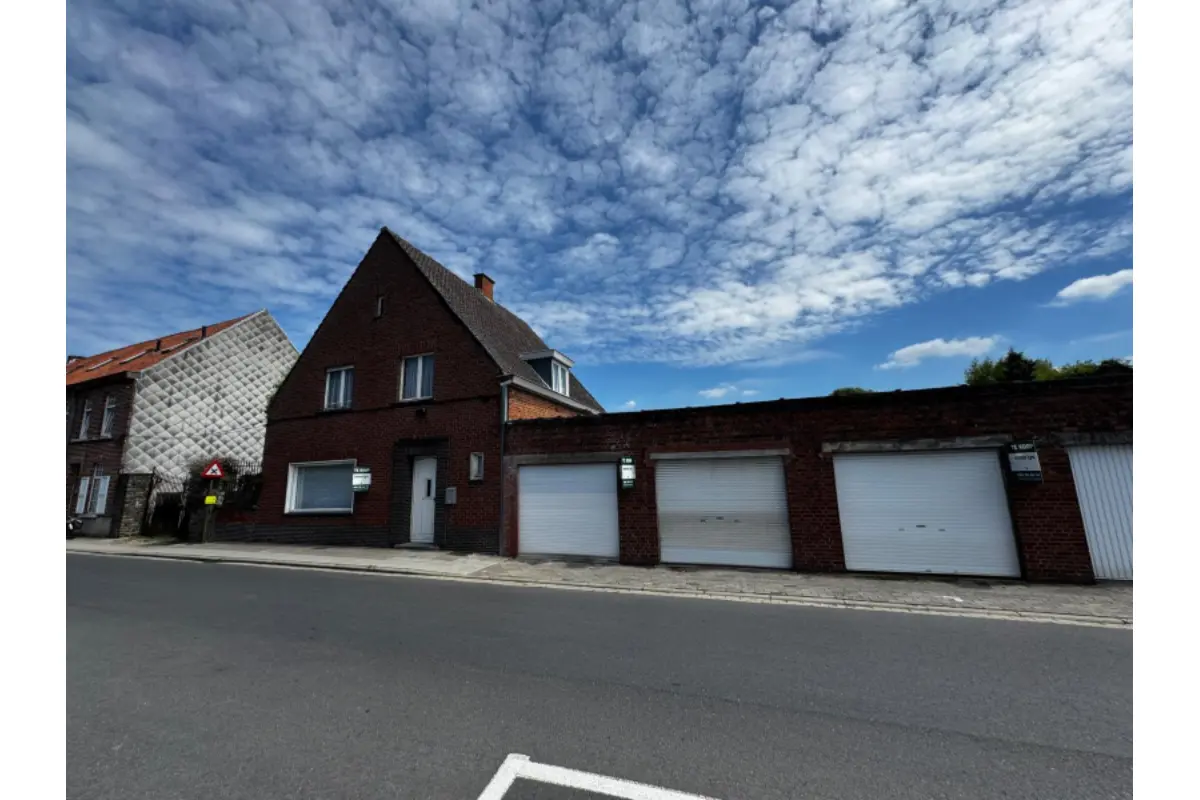 Huis te  koop in Izegem 8870 230000.00€ 3 slaapkamers 176.00m² - Zoekertje 595964