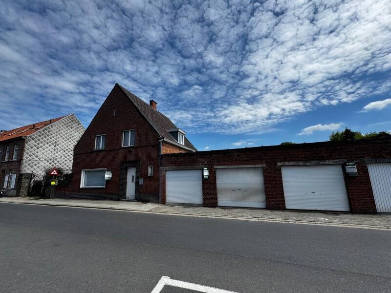 Huis te  koop in Izegem 8870 230000.00€ 3 slaapkamers 176.00m² - Zoekertje 595964
